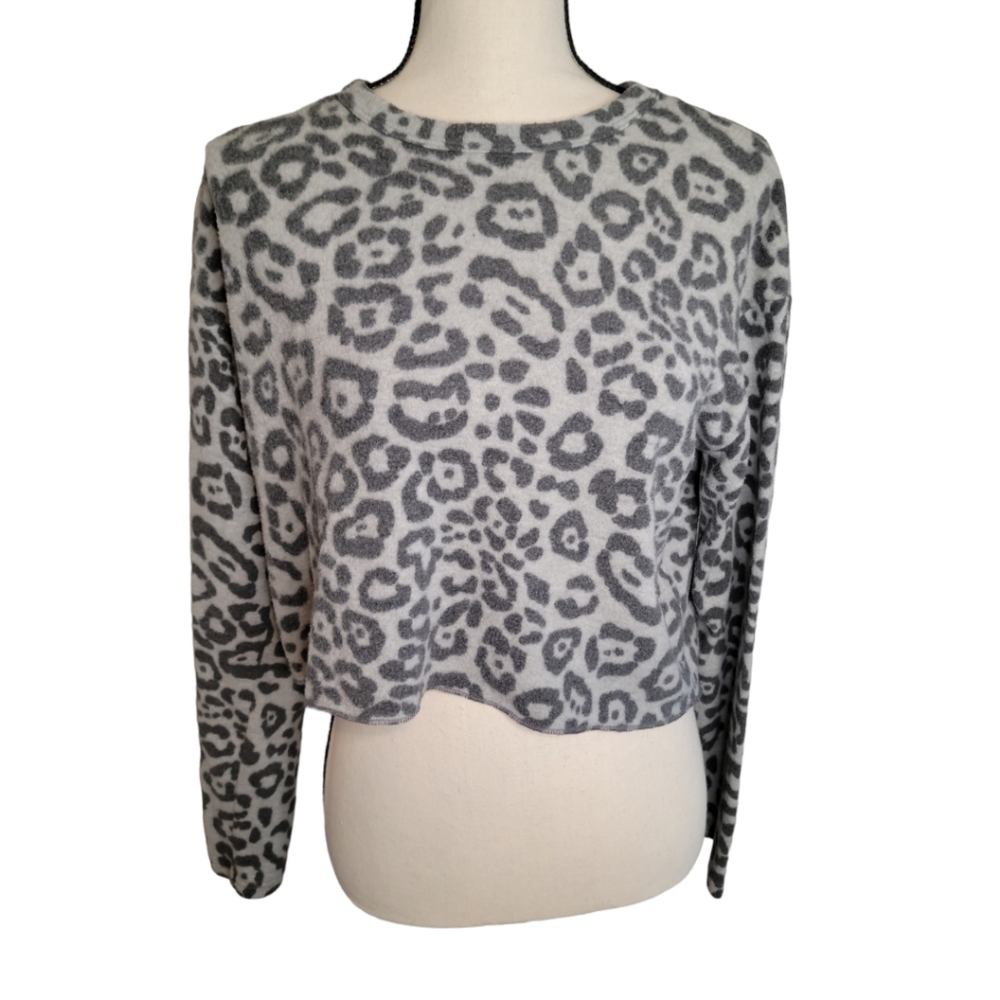 Gray fleece leopard print crop S